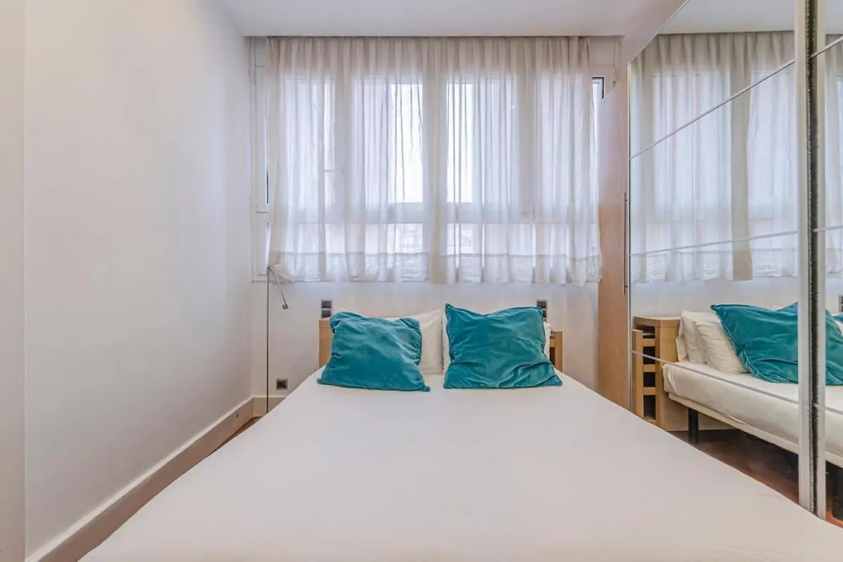 Cozy And Bright 3Bd Apartment By Gran Via Barcelona