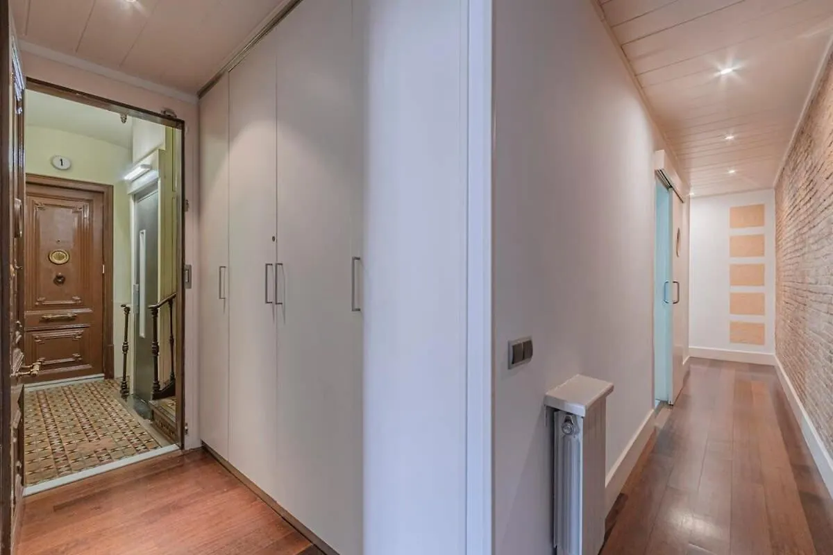 Cozy And Bright 3Bd Apartment By Gran Via Barcelona